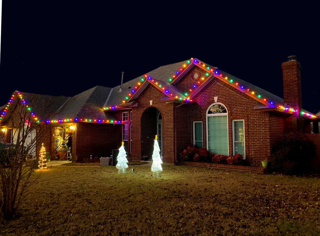 Hiring professional Christmas Light Installers in Tulsa