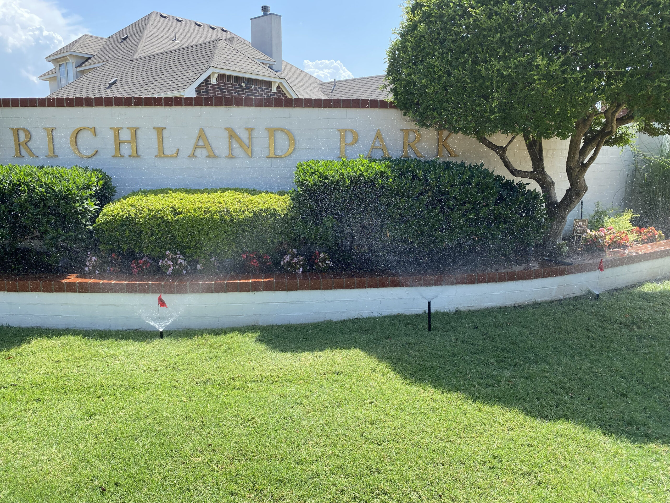 Richland Park neighborhood Broken Arrow, OK Sprinkler System at entrance HOA